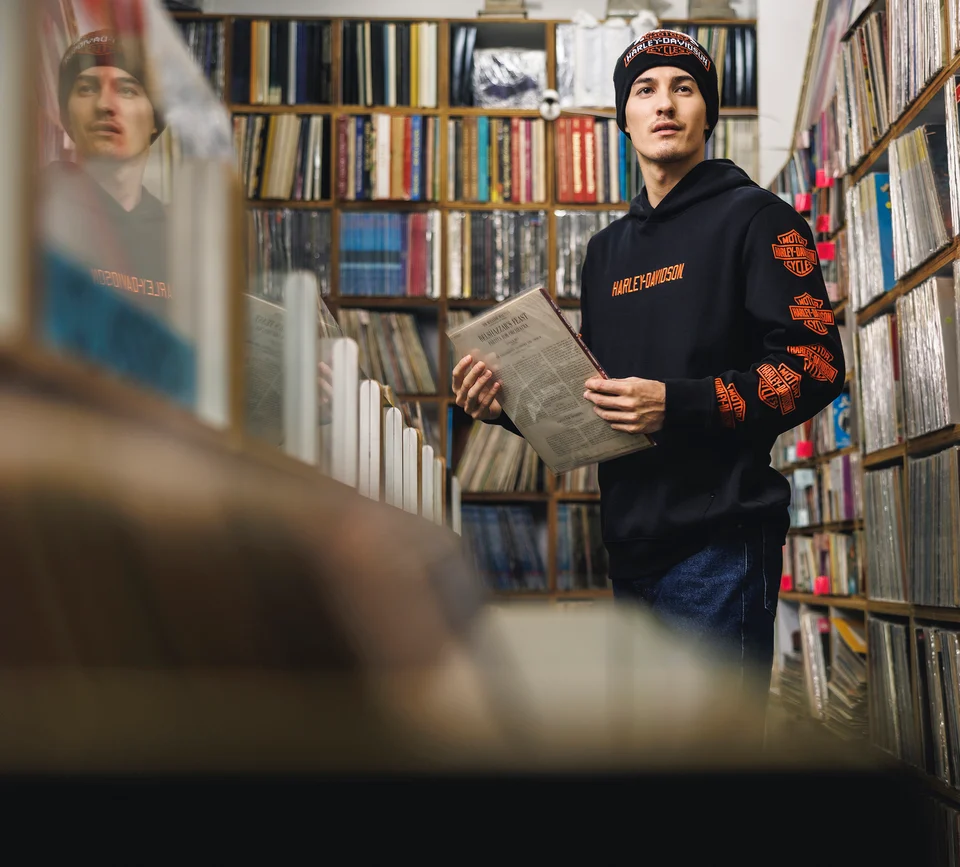 Essential Bar & Shield Pullover Hoodie